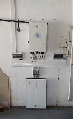 12kw sunsynk inverter and 10kwh battery