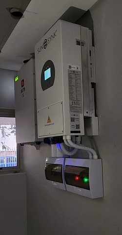 Completed 8kw Sunsynk 1P Hybrid Inverter installation